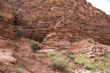 pozostałości teatru w dlinie Wadi Sabra