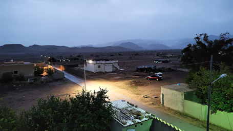 postój w Feynan u Beduina, aby przeczekać burzę