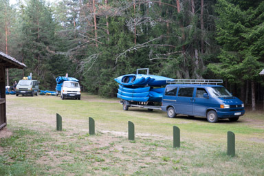 rzeka Buka jest w weekendy oblężona przez spływy masowe, ale wystarczy wystartować wcześnie, żeby być na rzece samemu