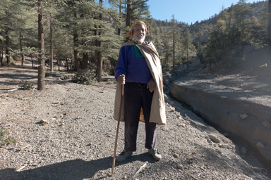 pasterz wyratował mnie z opresji i wskazał zagubioną ścieżkę na przełęcz do doliny Ahha Ouiad