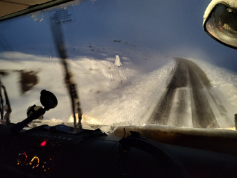 dopiero obsługa pługa zlitowała się nade mną i po dobie czekania zwiozła do cywilizacji