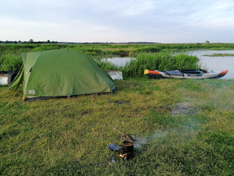 biwak wśród mokradeł